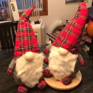 BNWOT HOLIDAY GNOMES